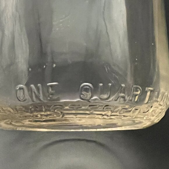 Vintage Universal Quart Milk Bottle Cincinnati OH For Health & Economy - Picture 7 of 12